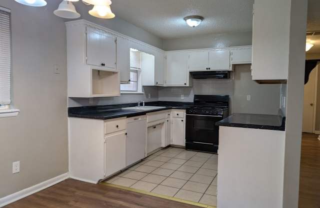 4-bedroom in Midwest for Rent Gallery 1