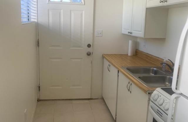 6116 Brooklyn Avenue (studio) photos photos