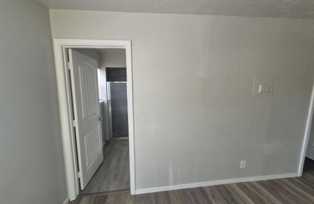 3723 W Martin St. Gallery 3