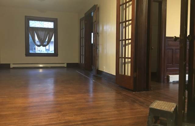 190 Lockwood Ave Gallery 3
