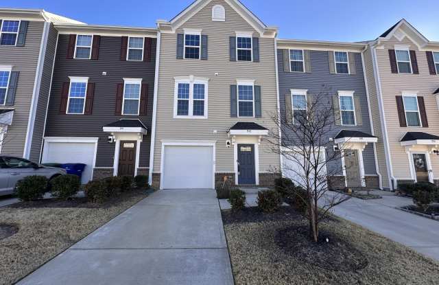 945 Arnold Place Drive - 945 Arnold Place Drive, Fuquay-Varina, NC 27526