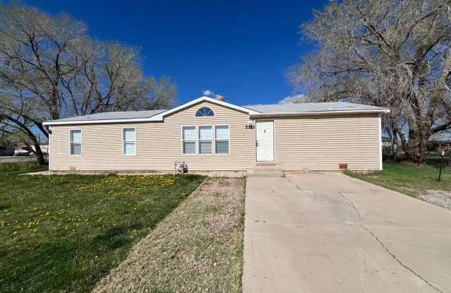 **Move-in Discount** 3 bedroom, 2 bathroom house with large office photos photos