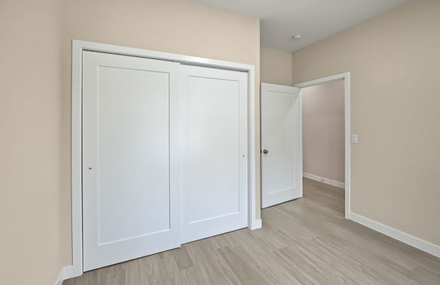 Modern Townhomes with Attached Garage-Tuscola Gallery 4