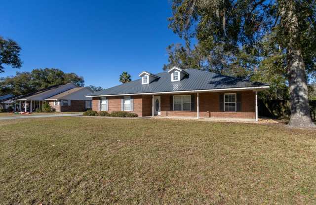 Charming 3BR/2BA Brick Home in the Heart of Newberry – Spacious, Stylish & Move-In Ready! photos photos