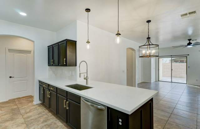 AVAILABLE NOW!!! - 3843 East Palmer Street, Gilbert, AZ 85298