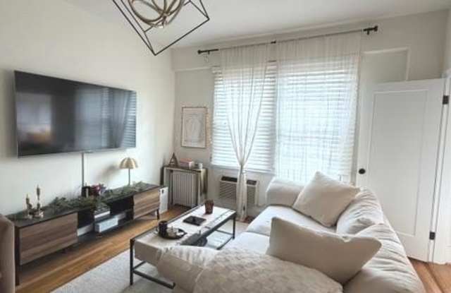 2040 BELMONT Road NW unit: 436 photos photos