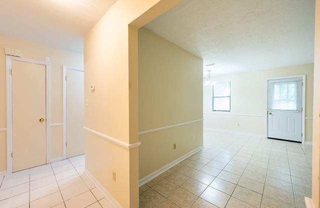 868 Brookfield Parkway - A Gallery 3