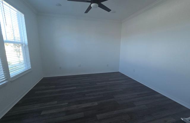 Spacious, Modern Living in Timber Cove Community! Gallery 4
