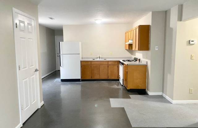 Updated second floor 2 bedroom apartment in West Louisville- Section 8 accepted *FALL MOVE-IN SPECIAL* Gallery 4