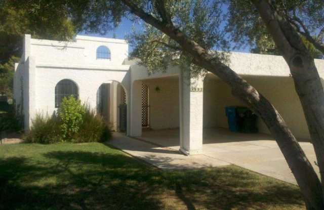 1002 E Cheryl Dr photos photos