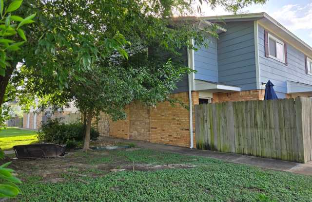2 bed 1.5 Four-plex unit - Great location!! photos photos 2 bed 1.5 Four-plex unit - Great location!! photos photos