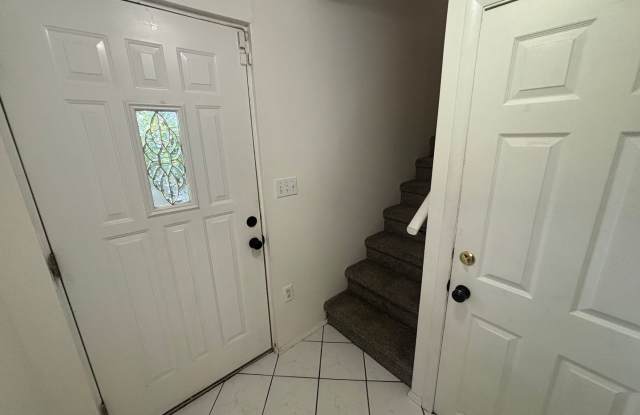 3 bedroom with Office For Rent in Bellevue! Gallery 3