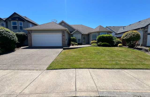 Welcome to Your Dream Home: Custom-Built 3-Bedroom, 2-Bathroom Retreat - 802 Merlot Avenue Northeast, Keizer, OR 97303