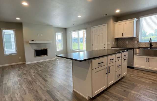 Luxury Townhome Living in South Bismarck location! photos photos