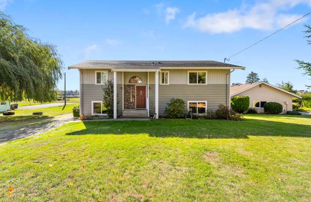 Spacious 4-Bedroom Home in Lynden – 197 Bay Lyn Drive photos photos