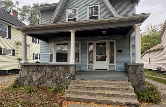 1607 Coit Ave NE photos photos
