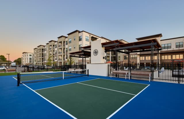 Avenida Carrollton Age 55+ Apartment Homes Gallery 3
