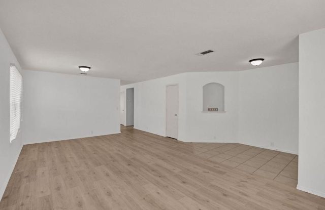 4507 Falcon Drive Gallery 4