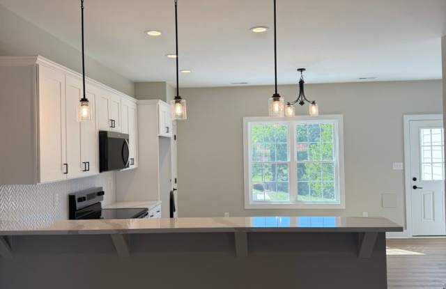 2 Bed 2.5 Bath End Unit Townhome Gallery 4