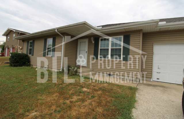 Charming 3-Bedroom Home in Branson – Pet friendly and Fenced yard! photos photos