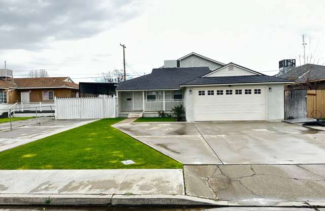 Beautifully Updated 4 Bedroom 3 Bath! - 1809 Doolittle Avenue, Bakersfield, CA 93304
