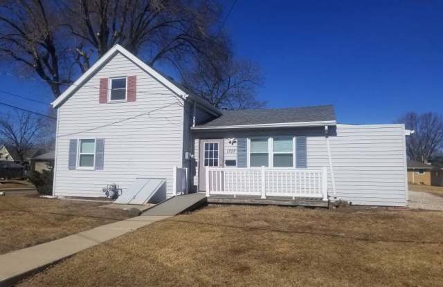 1727 8th Street photos photos