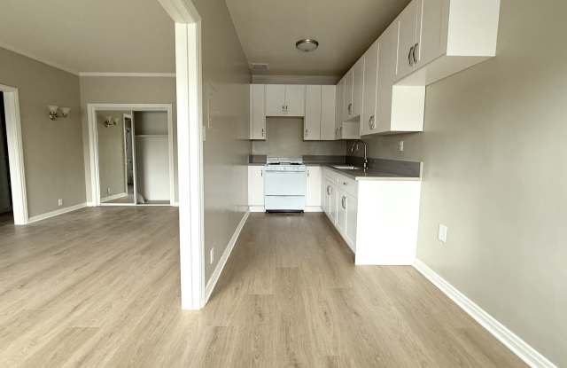 1426 N Edgemont St photos photos