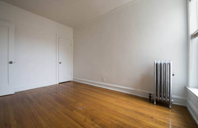7914 S Hermitage Auburn Gresham Apartments Gallery 4