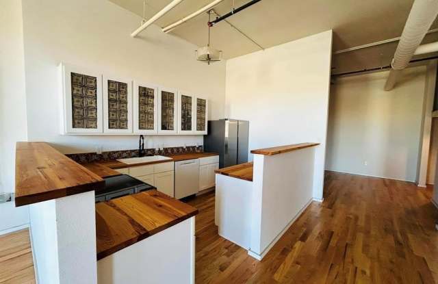 201 E Chambers Street photos photos