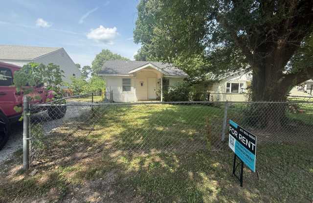 Available now 2 bedroom 1 bath home!! Gallery 3