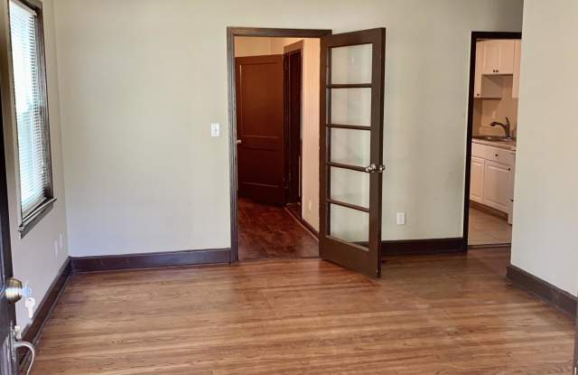 1932 Pullman Court Gallery 2