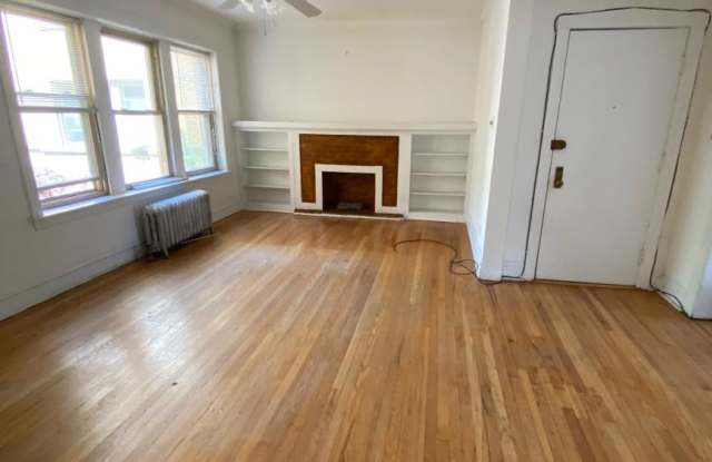 2950 West Belle Plaine photos photos