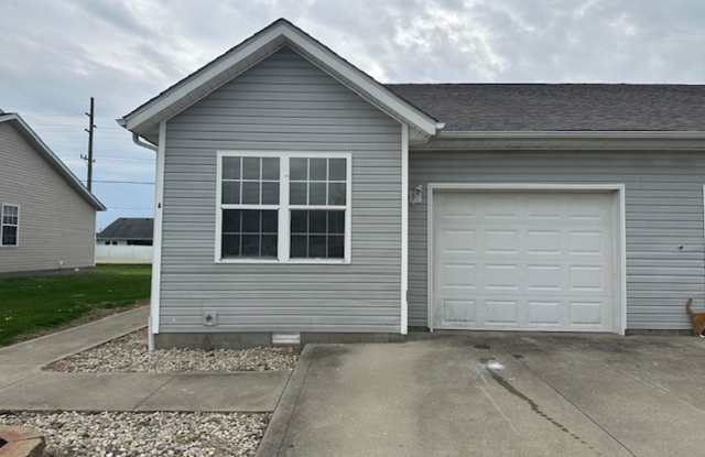 NOW SHOWING: 3 Bedroom/2 Bath Home located at 1651 W. Kole Dr. Unit A, Greensburg, IN photos photos