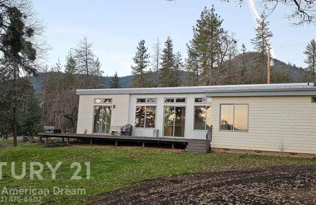 Spectacular Views in the Heart of Applegate Wine Country photos photos