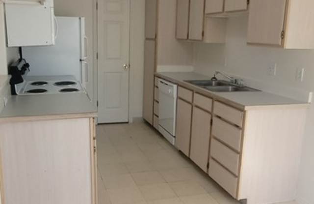 451 N 7th E photos photos
