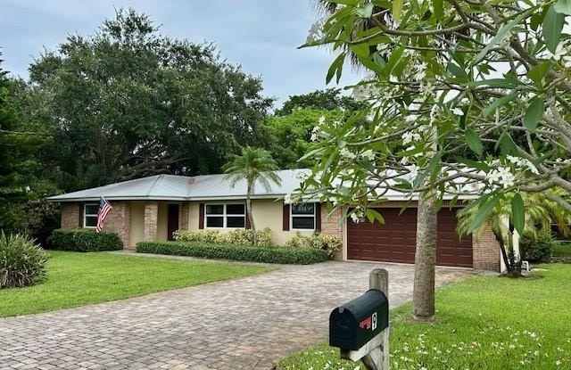 9 N Via Lucindia Drive - 9 Via Lucindia Drive North, Sewall's Point, FL 34996 9 N Via Lucindia Drive - 9 Via Lucindia Drive North, Sewall's Point, FL 34996