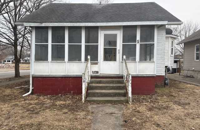 1228 E Oak photos photos