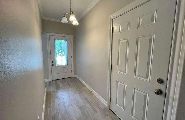**Beautiful Beaumont Home with Spacious Open-Concept Living!** - 3542 Pradice St, Beaumont, TX 77705 Gallery 3