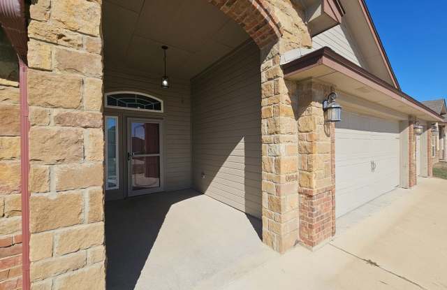 PRICE IMPROVEMENT - AVAILABLE NOW! Gallery 4