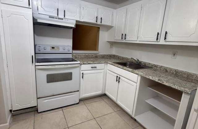 4334 NW 9th Avenue photos photos