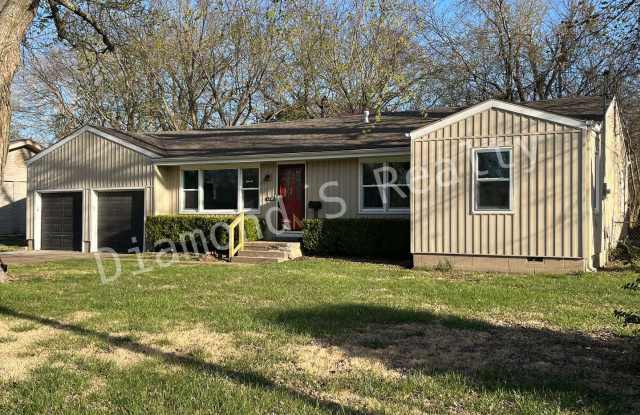 3 bedroom / 2 Bath - Available Soon! photos photos