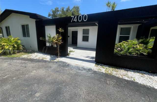 7400 SW 114th St Gallery 2