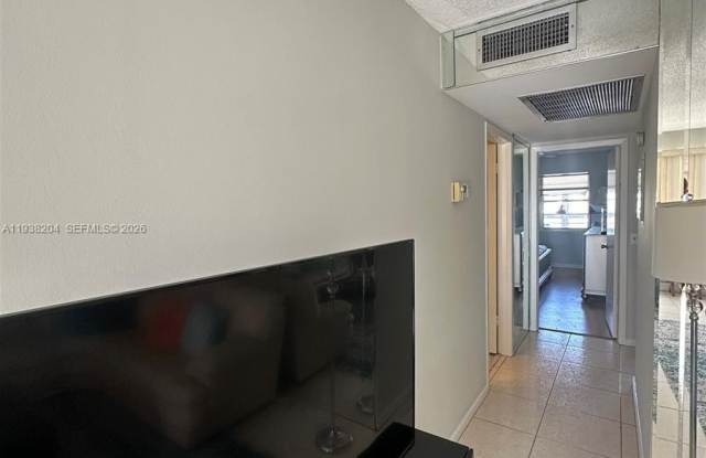 3043 Exeter C photos photos 3043 Exeter C photos photos