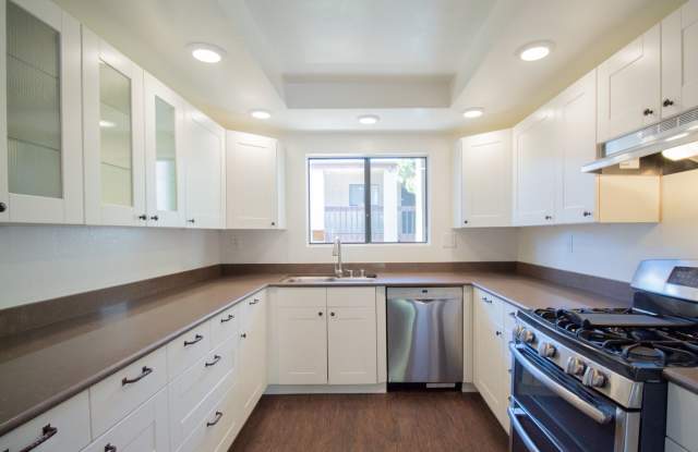 Stunning Updated 2BD/2BA Condo in Signal Hill AVAILABLE FOR IMMEDIATE MOVE IN photos photos