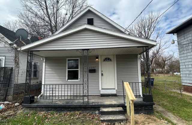 Charming 2-Bed Home Near Ottawa Park & University of Toledo photos photos