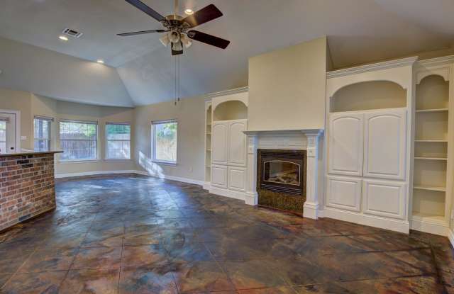 925 McArthur Drive Gallery 4