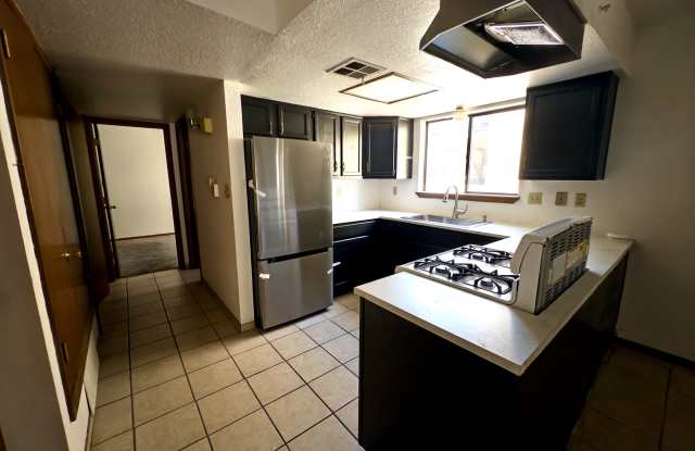 1633 Ebony Avenue - 1 Gallery 3