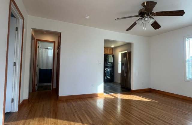 Newly Remolded 2-Bed 1- Bath home Gallery 1