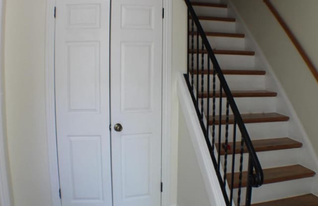 14708 BENTLEY SQUARE Gallery 3