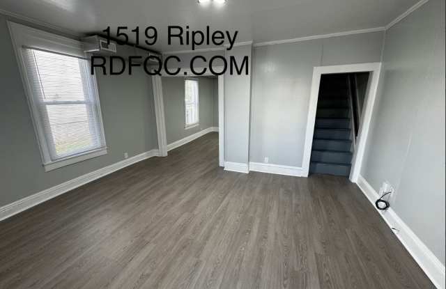 2 bedroom house with garage! photos photos
